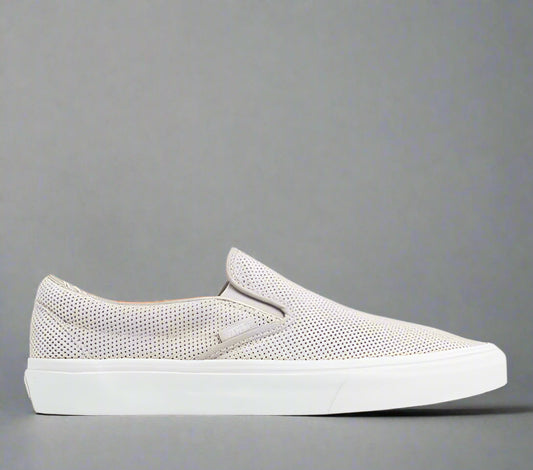VANS | CLASSIC SLIP-ON (PERFORATED SUEDE)